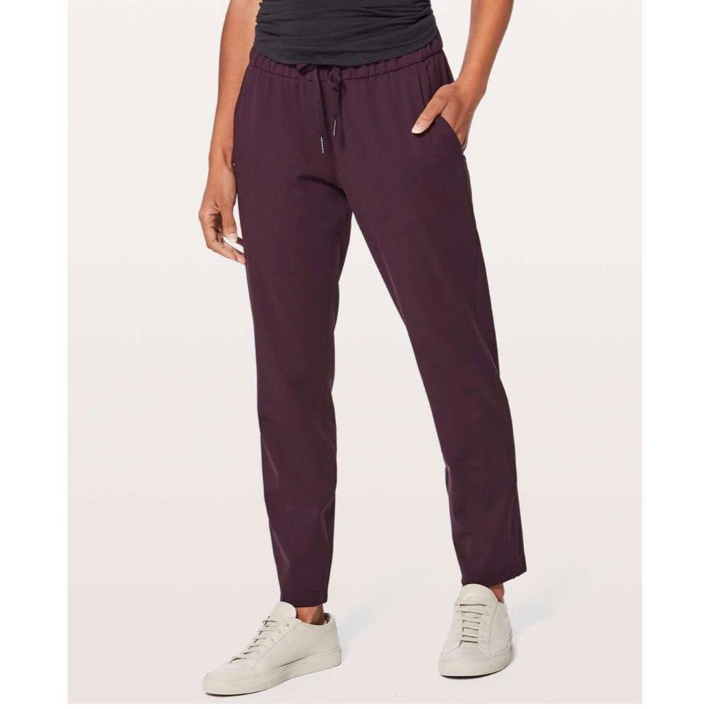 Lululemon On The Fly Pant (28") Size 6 in Black Cherry